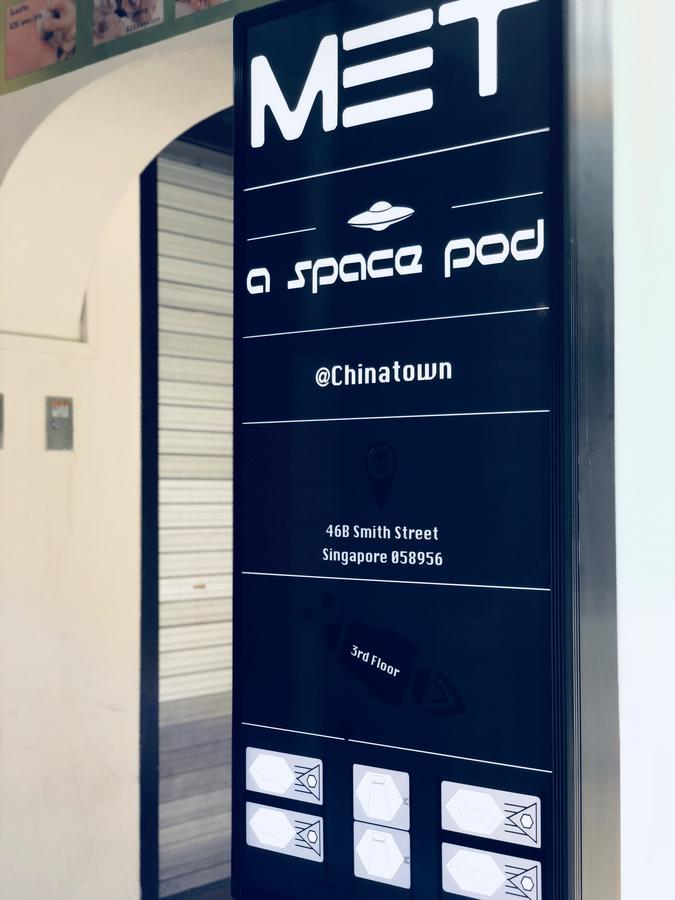 Met A Space Pod @ Chinatown Singapore Buitenkant foto